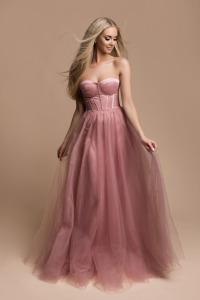  - Długa tiulowa gorsetowa sukienka różowa CATIA
