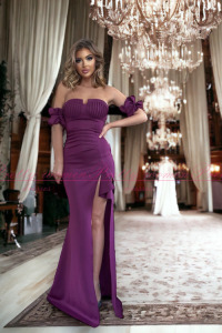Sukienkowo - Długa sukienka z rozcięciem na noge fioletowa BELLA