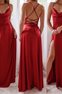 Sukienkowo - Długa sukienka z rozcięciem na nodze na ramiączkach czerwona AURORA