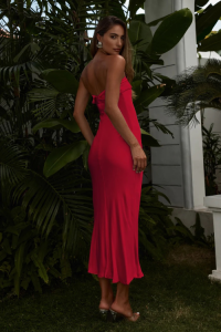 Sukienkowo - Minimalistyczna długa sukienka bez ramion z zakładką na dekolcie czerwona BERRY