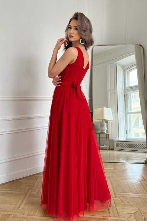 Długa sukienka z dekoltem i tiulową spódnicą czerwona - PATRICIA