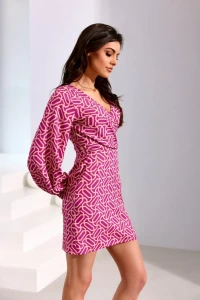 Sukienkowo - Dopasowana sukienka z rękawem we wzory różowa - HONEY 