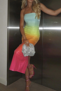 Sukienkowo - Błyszcząca sukienka midi tęczowa, kolorowa RAINBOW
