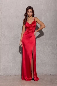 Sukienkowo - Długa sukienka z rozcięciem na nodze na ramiączkach czerwona -SOFIA