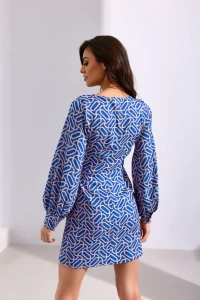Sukienkowo - Dopasowana sukienka z rękawem we wzory niebieska - HONEY 